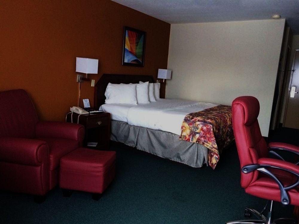 Super 8 By Wyndham Somerset Dış mekan fotoğraf